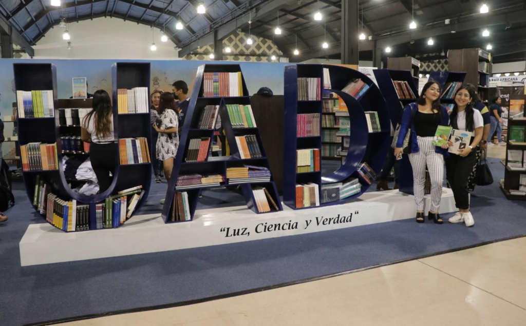 Amplia oferta editorial universitaria en el marco de la FILEY