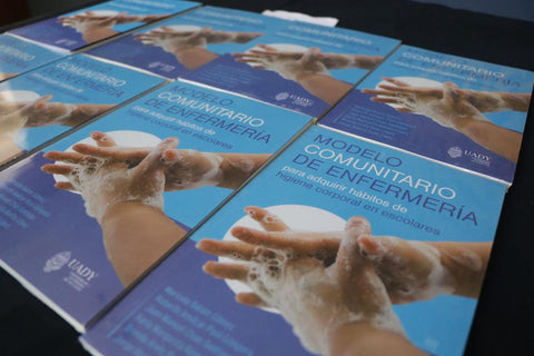 Presentación del libro 'Modelo comunitario de enfermería para adquirir hábitos de higiene corporal en escolares' en el marco del Día Nacional del Libro