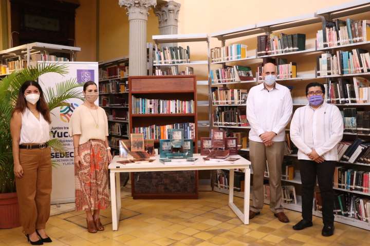 UADY contribuye a incrementar acervo bibliográfico estatal